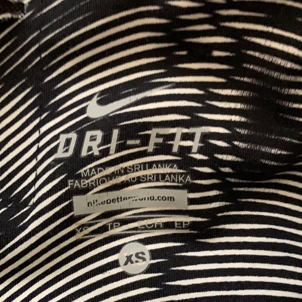 Nike Dri Fit - Picture 3 of 5